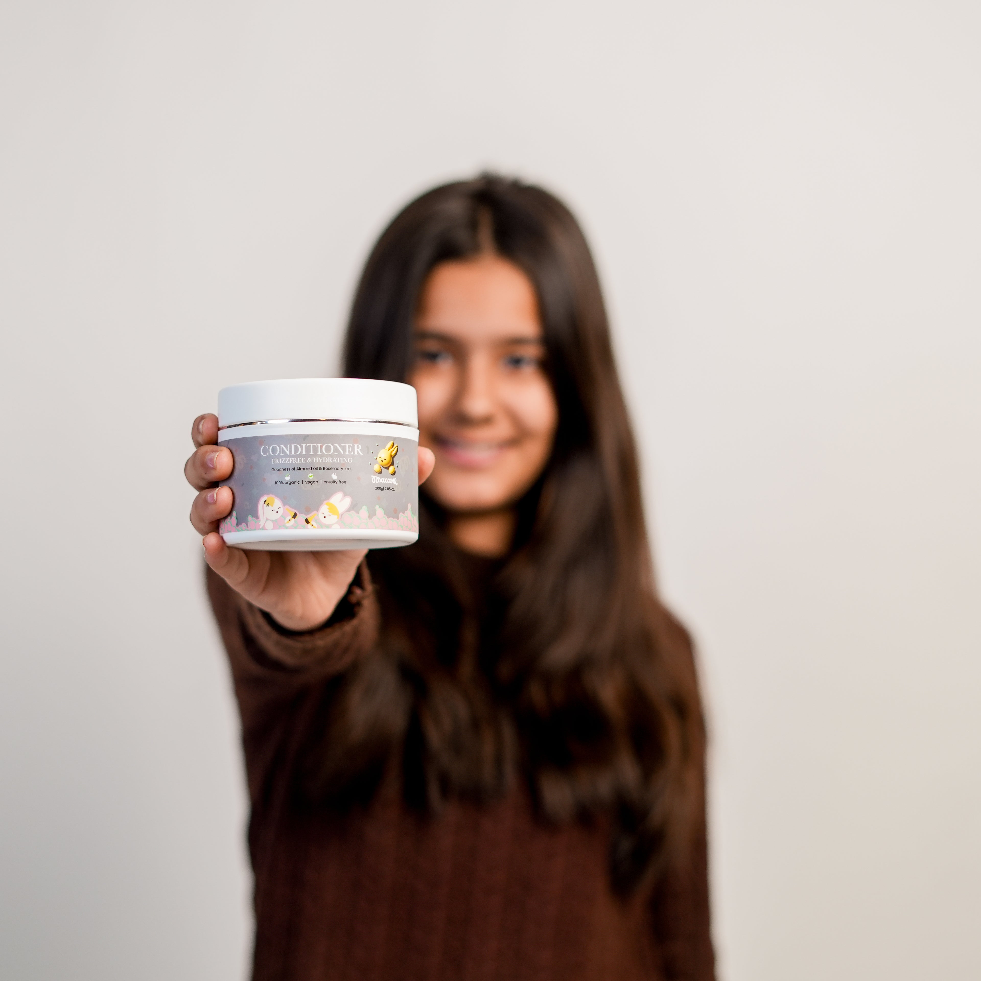 FRIZZFREE AND HYDRATING CONDITIONER (200 GM)